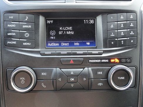 Used 2018 Ford Explorer XLT image 20