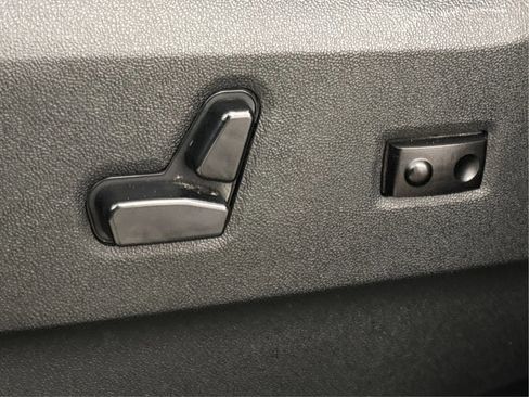Used 2018 Dodge Grand Caravan GT FWD image 25