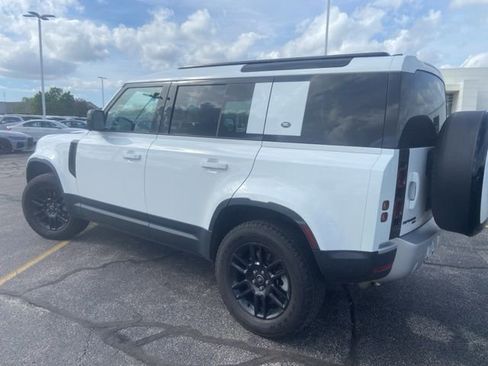 Used 2023 Land Rover Defender 110 SE AWD/4WD image 3