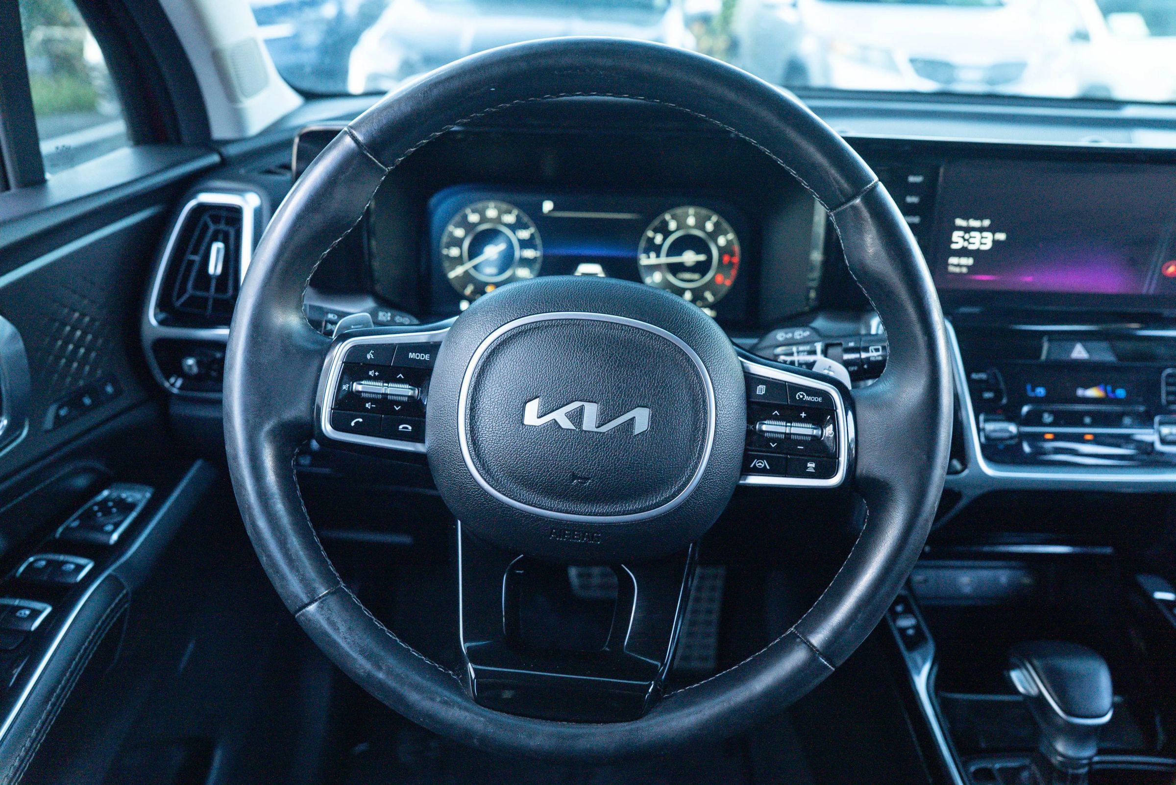 Used 2023 Kia Sorento SX AWD/4WD image 13