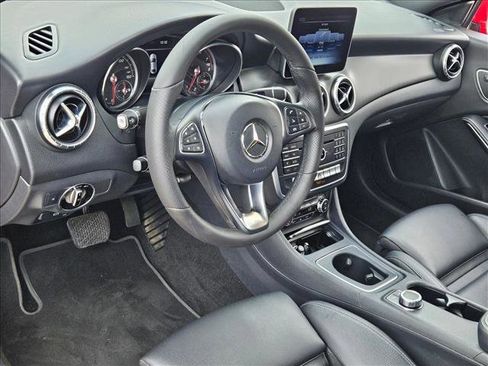 Used 2019 Mercedes-Benz CLA 250 image 10