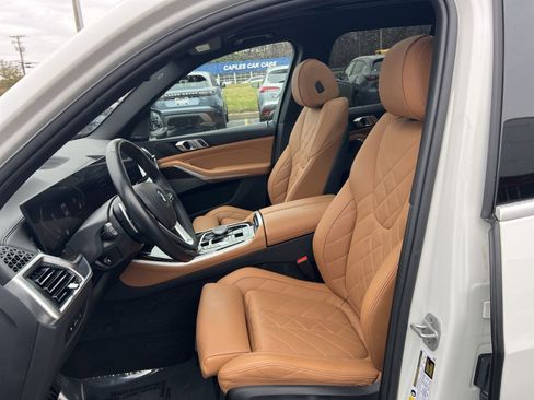 Used 2024 BMW X5 xDrive40i w/ Premium Package image 13