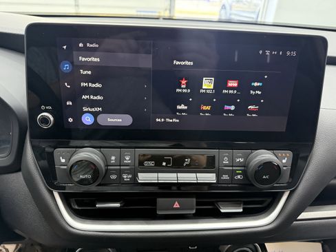 Used 2024 Toyota Grand Highlander XLE image 17