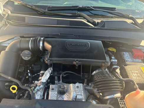 Used 2025 Jeep Compass Limited image 27