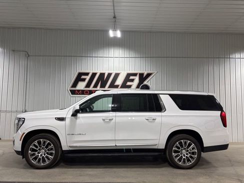 Used 2025 GMC Yukon XL Denali image 1