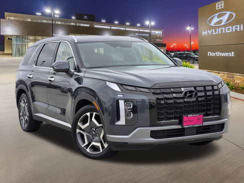 Used 2024 Hyundai Palisade SEL w/ Premium Package image 3