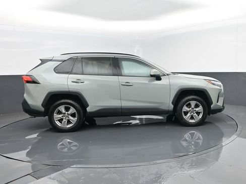 Used 2022 Toyota RAV4 XLE w/ Convenience Package AWD/4WD image 4