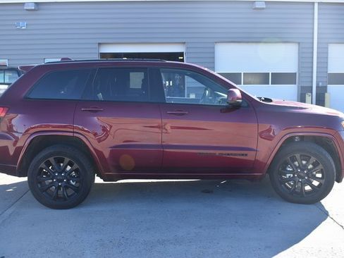 Used 2018 Jeep Grand Cherokee Altitude image 4
