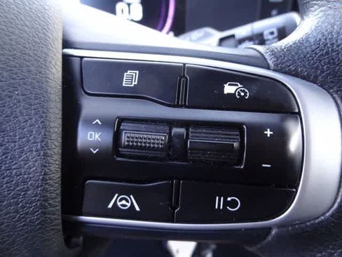 Used 2025 Kia Sportage LX FWD image 15