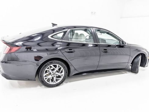 Used 2023 Hyundai Sonata SEL w/ Preferred Accessory Package FWD image 8