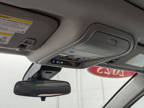 Used 2023 Chevrolet Equinox LT AWD/4WD image 34
