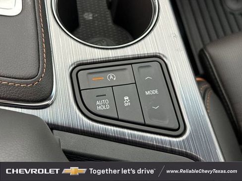 Used 2025 Cadillac CT4 Sport RWD image 19