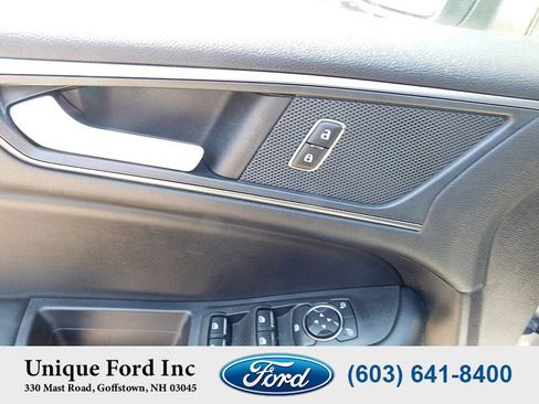 Used 2021 Ford Edge SE image 19