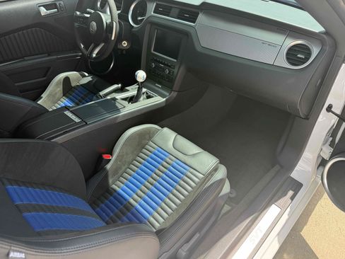 Used 2014 Ford Mustang Shelby GT500 w/ Equipment Group 821A RWD image 31