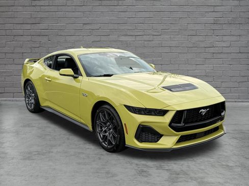Used 2025 Ford Mustang GT Premium w/ GT Performance Package RWD image 13