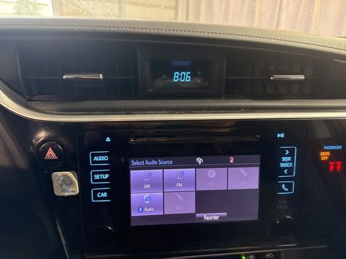 Used 2019 Toyota Corolla LE image 24