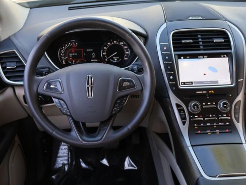 Used 2017 Lincoln MKX Select w/ Select Plus Package image 15