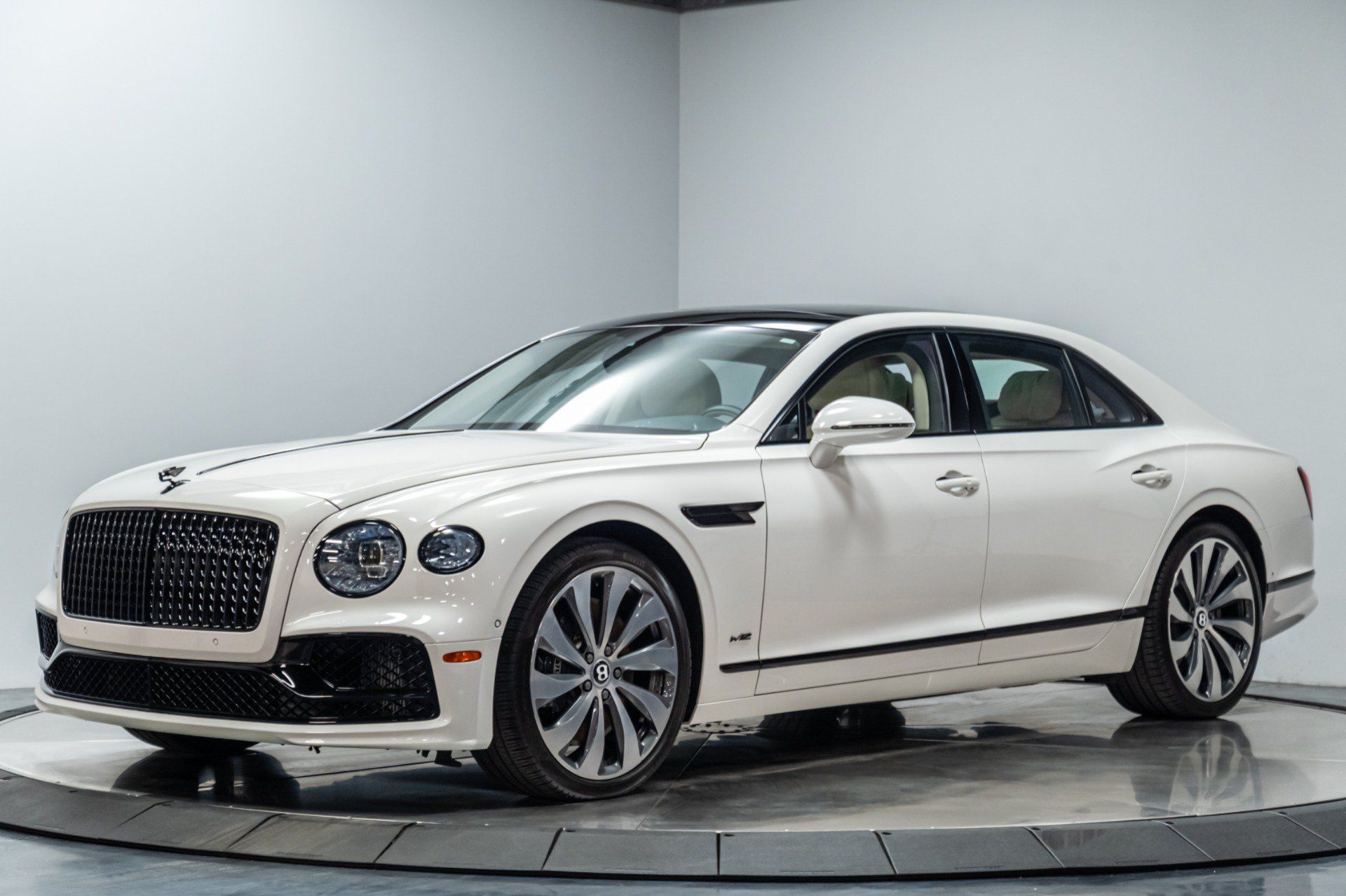 Used 2021 Bentley Flying Spur W12 AWD/4WD image 2