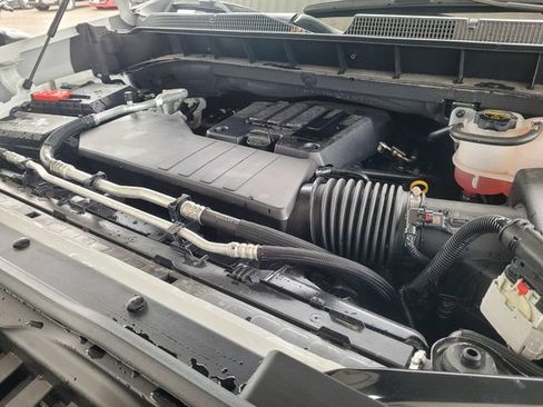 Used 2025 Chevrolet Silverado 1500 LT AWD/4WD image 27