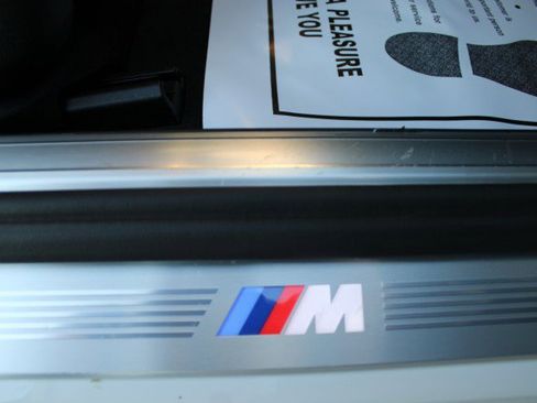 Used 2019 BMW 750i w/ M Sport Package image 15