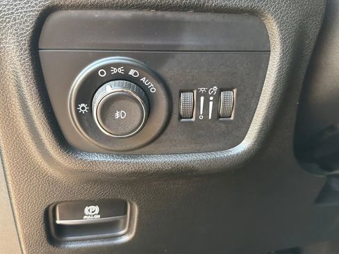 Used 2023 Jeep Grand Cherokee L Limited image 24