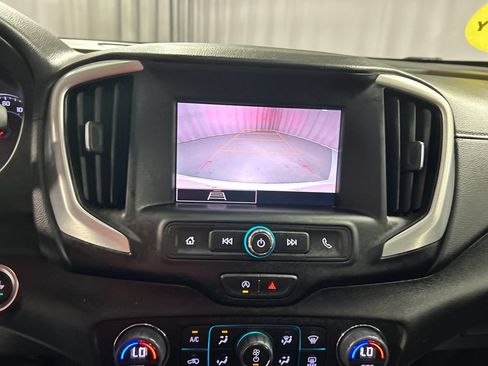 Used 2024 GMC Terrain SLE w/ Driver Convenience Package FWD image 18