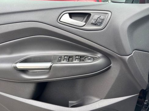 Used 2017 Ford Escape Titanium FWD image 9