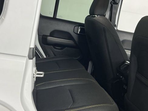 Used 2024 Jeep Wrangler Unlimited Sahara w/ Technology Group image 33