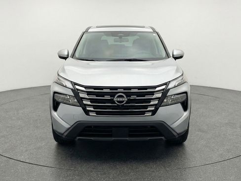 Used 2025 Nissan Rogue SV AWD/4WD image 2