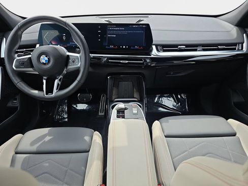 Used 2025 BMW X2 xDrive28i w/ M Sport Package AWD/4WD image 10