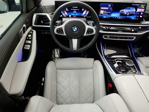 Used 2024 BMW X7 xDrive40i w/ M Sport Package AWD/4WD image 57