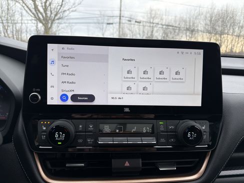 Used 2024 Toyota Grand Highlander AWD Hybrid image 19