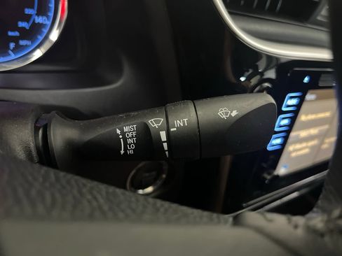Used 2018 Toyota Corolla XLE FWD image 61
