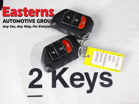 Used 2023 Jeep Wrangler Unlimited Sahara w/ Dual Top Group AWD/4WD image 25