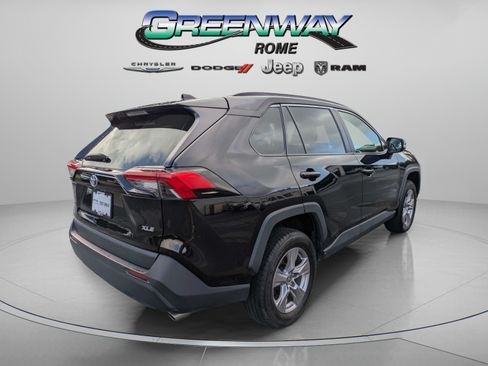 Used 2024 Toyota RAV4 XLE FWD image 7