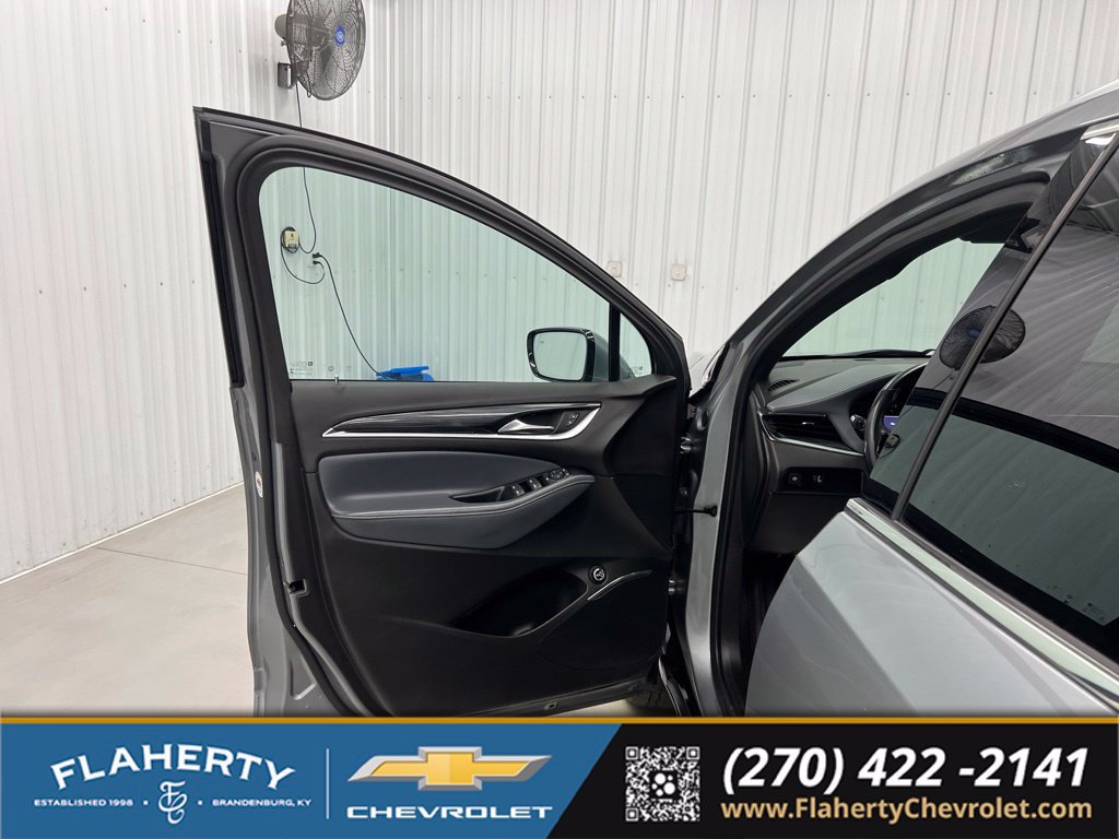 Used 2023 Buick Enclave Essence w/ Experience Buick Package AWD/4WD image 8