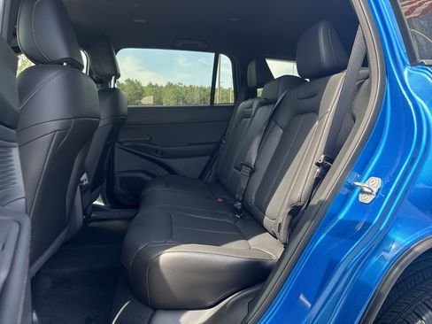 New 2026 Jeep Cherokee Limited AWD/4WD image 22