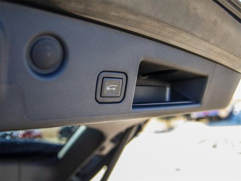 Used 2022 Chevrolet Equinox LT image 13