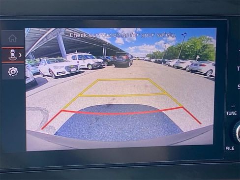 Used 2024 Kia Sportage LX image 31