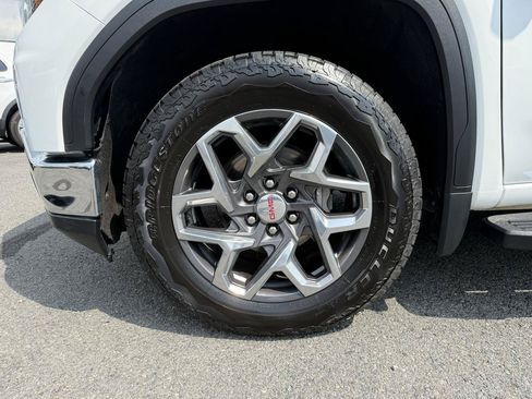 Used 2022 GMC Sierra 1500 SLT w/ SLT Premium Package AWD/4WD image 43