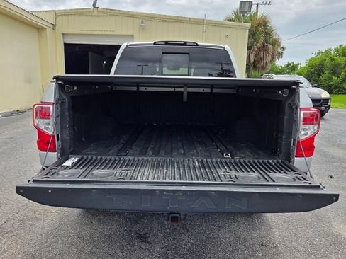 Used 2017 Nissan Titan SL RWD image 13