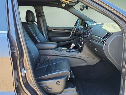 Used 2021 Jeep Grand Cherokee Overland AWD/4WD image 11