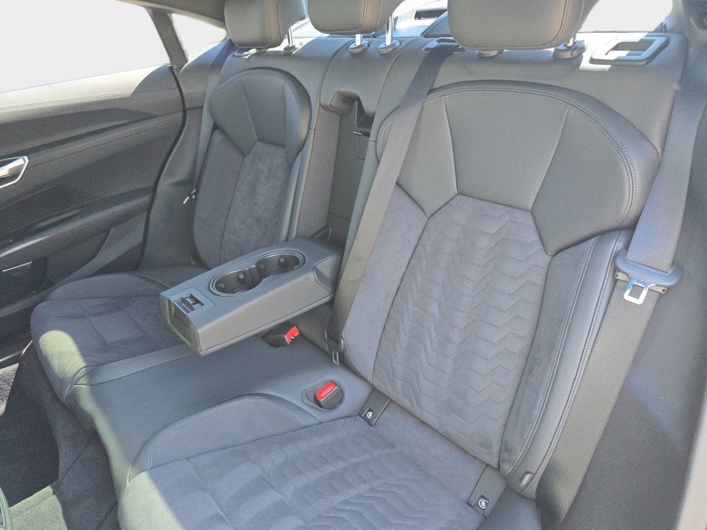 Used 2023 Audi e-tron GT Prestige w/ Prestige Package AWD/4WD image 18