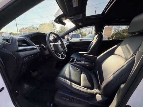 Used 2023 Honda Odyssey Sport image 2