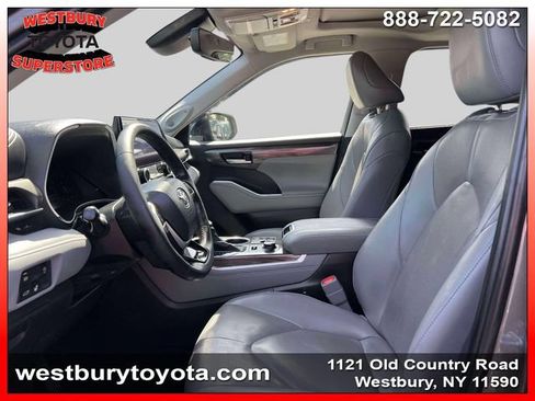 Used 2023 Toyota Highlander Limited AWD/4WD image 22