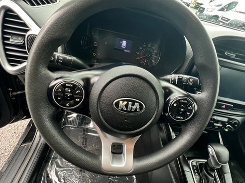 Used 2021 Kia Soul S FWD image 12