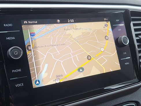 Certified 2022 Volkswagen Atlas SEL R-Line image 12