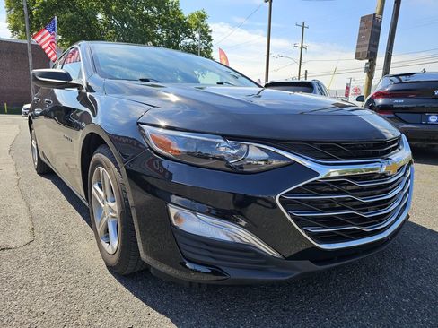 Used 2022 Chevrolet Malibu LS FWD image 3
