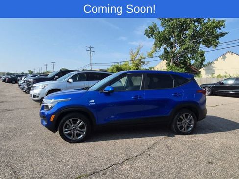 Used 2022 Kia Seltos LX AWD/4WD image 3
