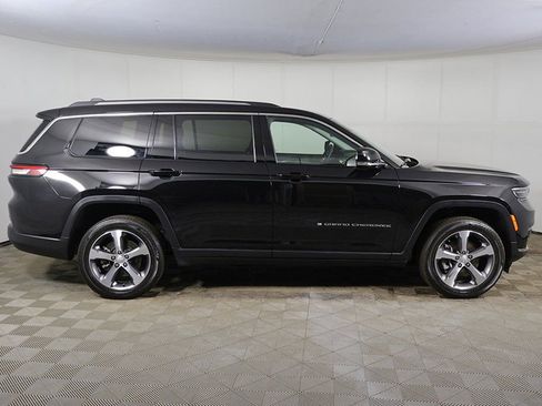 Used 2023 Jeep Grand Cherokee L Limited image 17